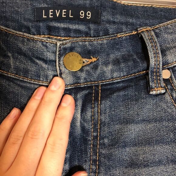 Level 99 straight leg distressed jeans. Size 26 - Picture 8 of 12